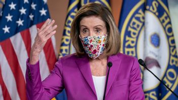 Nancy Pelosi, demokrat och talman i USA:s representanthus, meddelar att kammaren i början av veckan kommer att rösta för att uppmana vicepresident Mike Pence att avsätta president Donald Trump. Foto: J Scott Applewhite/AP/TT