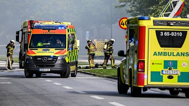 Ambulanser blir stående på grund av personalbrist när nya regler om dygnsvila införs 1 oktober. Arkivbild. Foto: Johan Nilsson/TT