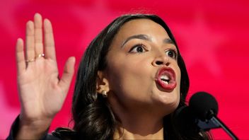 Alexandria Ocasio-Cortéz är en av Demokraternas minst osynliga ledarprofiler. Foto: AP