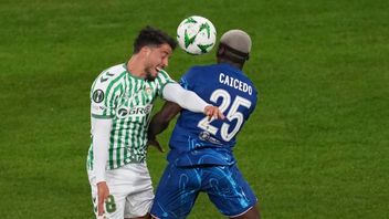 Real Betis Pablo Fornals i ett tidigare möte med Chelsea. Arkivbild. Darko Vojinovic/AP/TT