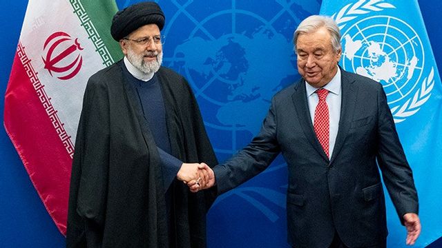 Irans president Ebrahim Raisi och FN:s generalsekreterare Antiono Guterres. Foto: Craig Ruttle/AP/TT