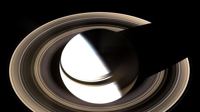 Saturnus. Bilden är sammansatt av 36 olika bilder tagna av Cassini under 2,5 timmar den 19 januari 2007. Foto: NASA, JPL/AP/TT