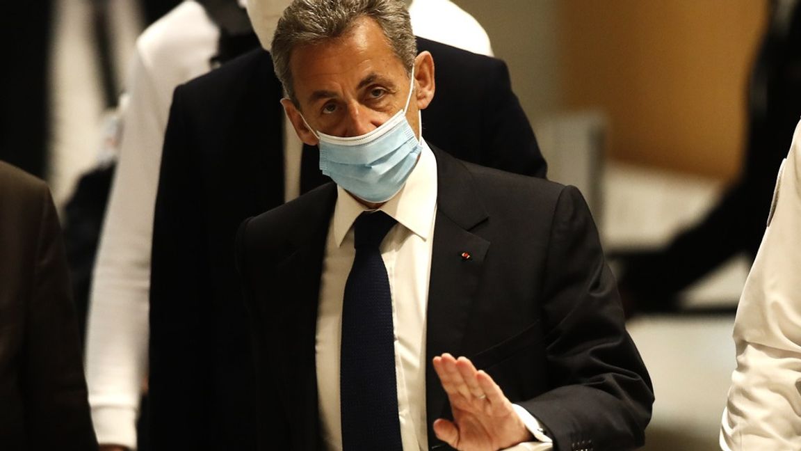 Nicolas Sarkozy döms till fängelse i tre år, varav två år villkorligt.
Foto: Michel Euler/AP.