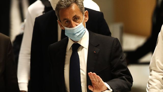 Nicolas Sarkozy döms till fängelse i tre år, varav två år villkorligt.
Foto: Michel Euler/AP.