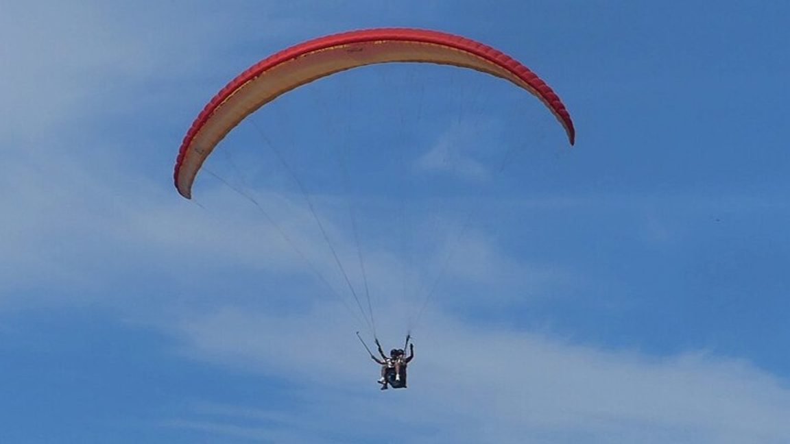 Genrebild. Foto: Zalasem1  Creative Commons Attribution 4.0  Paragliding in Vlora (P978).jpg Copy