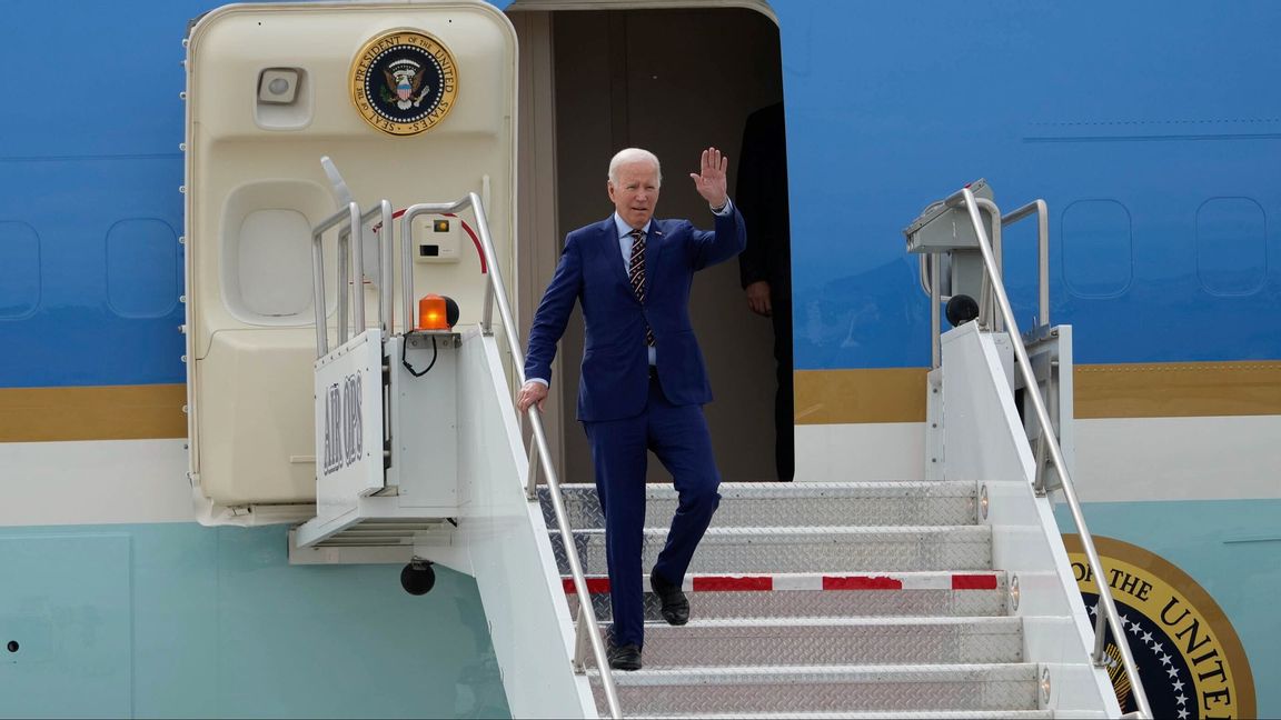 Joe Biden anländer till flygplatsen i Roland R. Wright Air National Guard Base i Salt Lake City med anledning av ett presidentmöte. Foto: Francisco Kjolseth