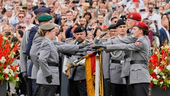 Foto: Bundeswehr tar sin ed. Foto: TT / AP Photo/Martin Meissner.