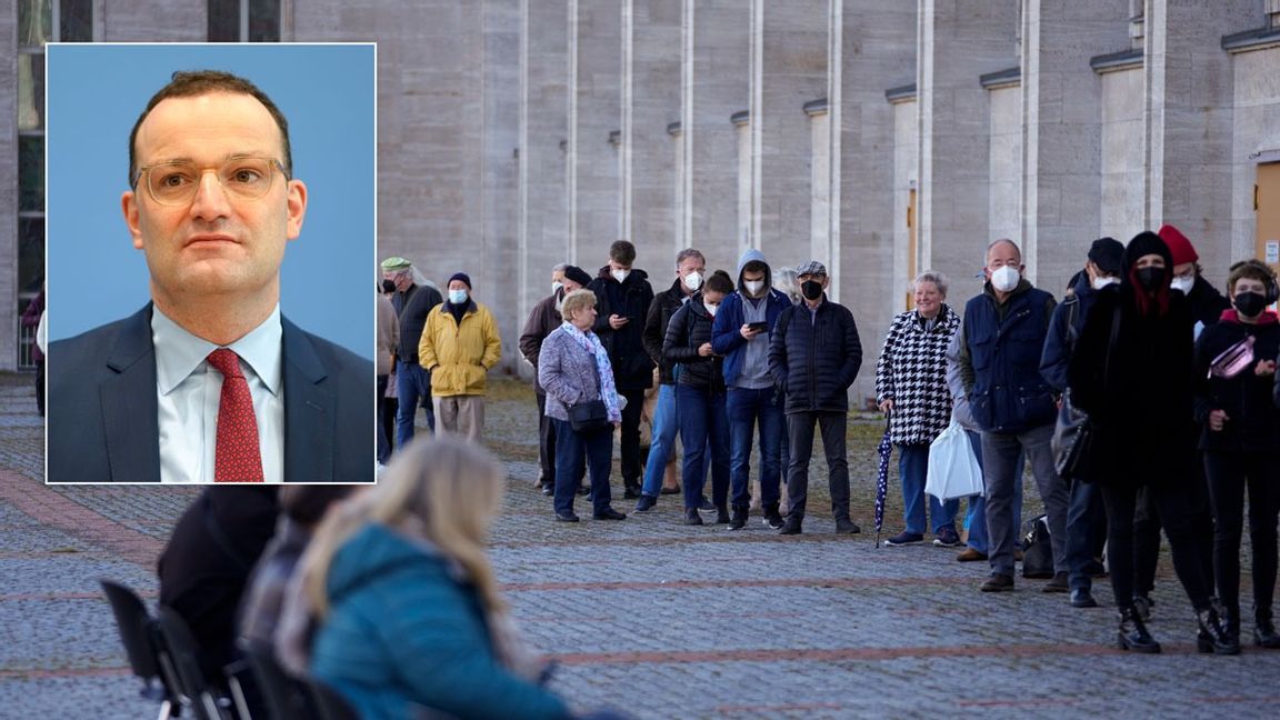 Tysklands hälsominister Jens Spahn vid en presskonferens om covidläget. Foto: Markus Schreiber/AP/TT