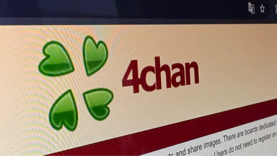 Mannen hävdar att bilderna på USB-minnet laddades ner från webbforumet 4chan utan hans vetskap. Foto: Cecilia Aspegren