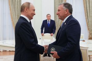 Rysslands president Vladimir Putin och USA:s sändebud Steve Witkoff möttes i Kreml under onsdagen. Bild från Kreml. Gavriil Grigorov/Sputnik genom AFP/TT
