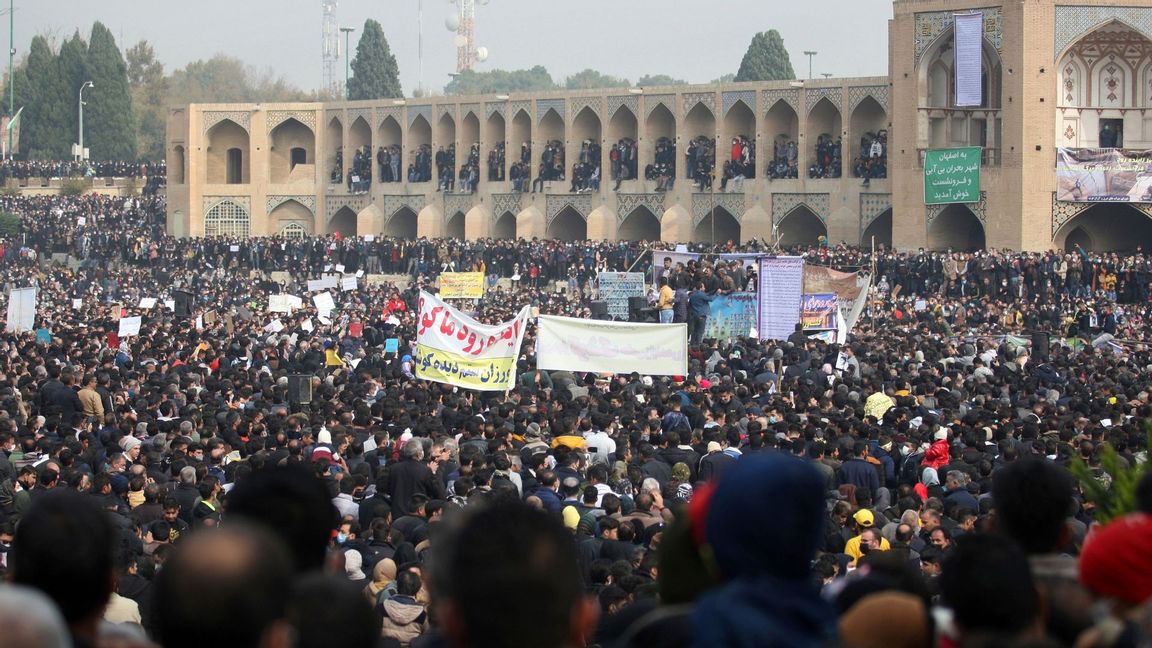 Protester i Ifsahan i förra veckan. Foto: Hamidreza Nikoomaram(Fars/AP/TT.