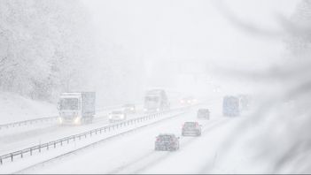 Flera trafikolyckor har skett under onsdagsmorgonen i det kraftiga snöfallet. Adam Ihse/TT