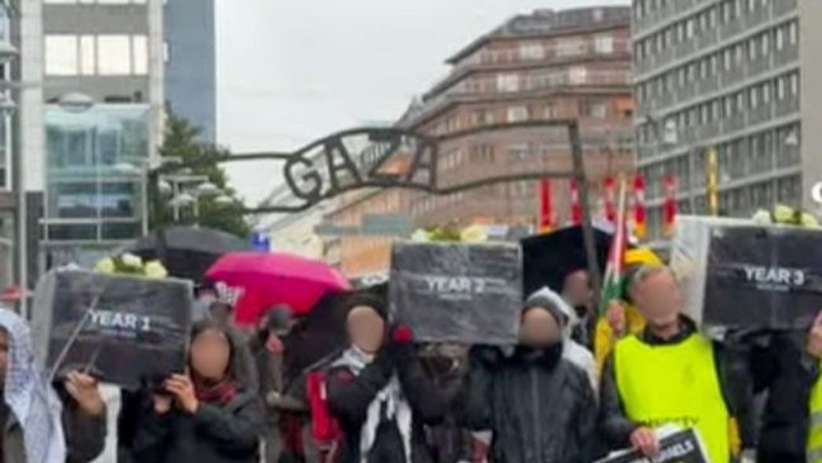 ”Gazaskylten” vid demonstrationen i Stockholm under lördagen. Foto: Skärmdump Instagram.