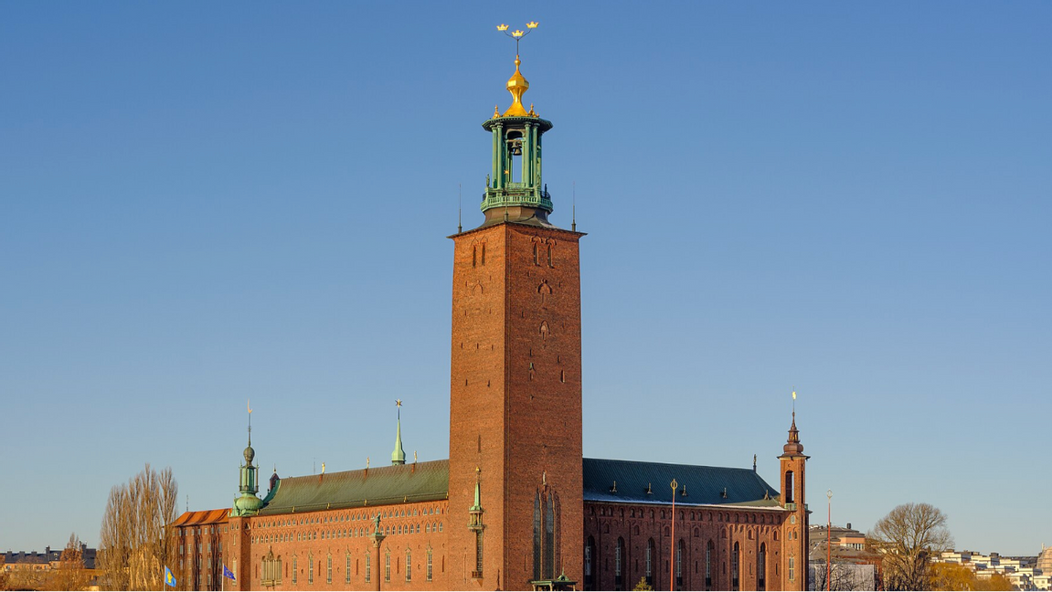 Stockholms stadshus. Vem äger egentligen staten – och vad ska skattepengar gå till? Foto: ArildV, CC BY-SA 4.0, via Wikimedia Commons