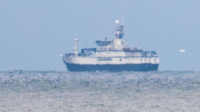 Genrebild. Bild på ett annat ryskt örlogsfartyg, Mechanic Stepanov, som låg ankrat utanför Öresundsbron tidigare i september. Foto: Johan Nilsson/TT
