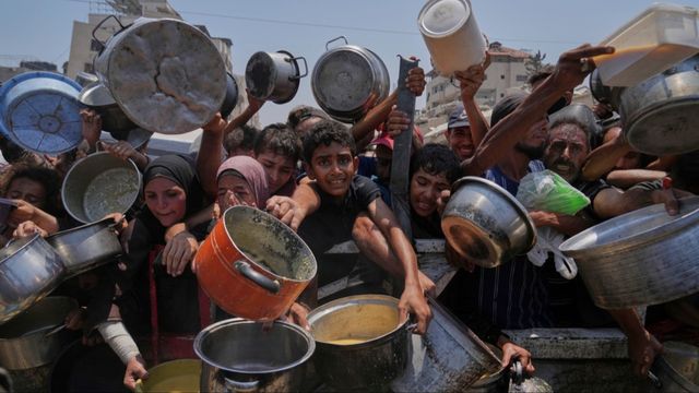 Maten kommer inte fram – men vems är felet? Foto: Abdel Kareem Hana / TT