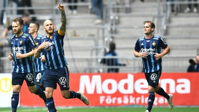 Djurgårds jubel efter Magnus Erikssons 1–1-mål under söndagens fotbollsmatch i Allsvenskan mellan Djurgårdens IF och Hammarby IF på Tele2 Arena. Foto: Erik Simander / TT