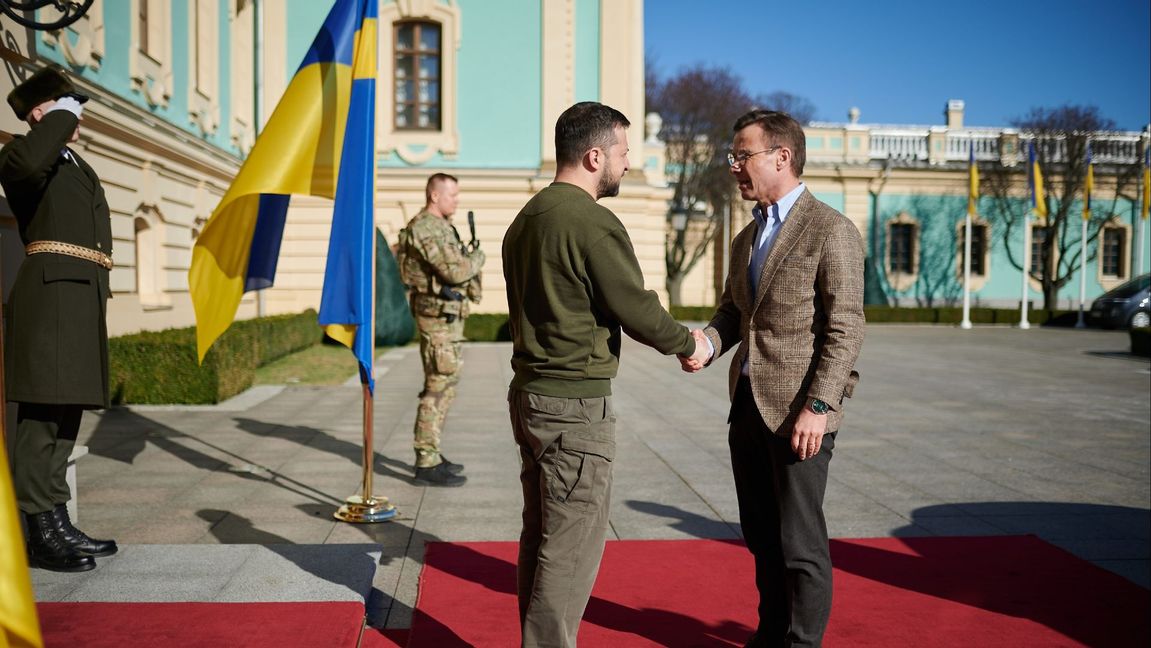 Statsminister Ulf Kristersson och Ukrainas president Volodymyr Zelenskyj i presidentpalatset i Kiev. Foto: Regeringskansliet/TT