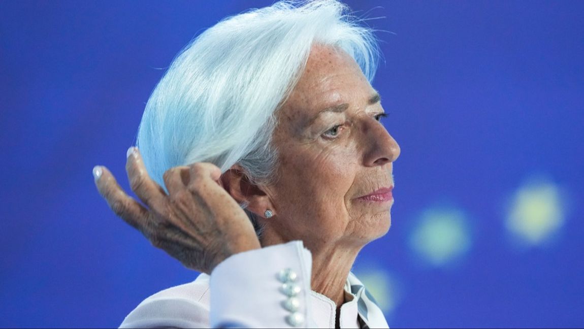 Europeiska centralbanken (ECB), med chefen Christine Lagarde, väntas börja sänka sina styrräntor nästa år. Arkivbild Foto: MICHAEL PROBST AP/TT