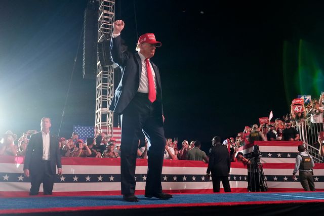 Republikanernas presidentkandidat Donald Trump under valmötet i Kalifornien. Alex Brandon/AP/TT