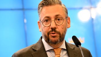 Muharrem Demirok har det tufft. Foto: Anders Wiklund/TT