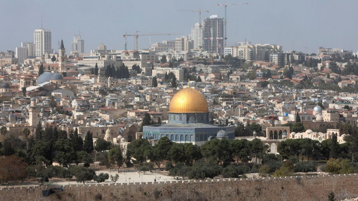 Vy över al-Aqsamoskén i Jerusalem. Arkivbild. Foto: Sebastian Scheiner/TT.