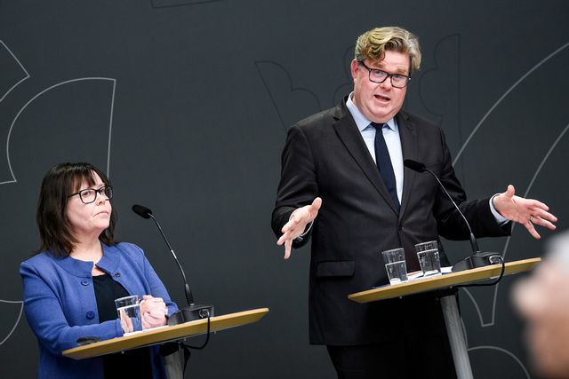 Justitieminister Gunnar Strömmer (M) och utredaren Charlotte Svensson. Jakob Åkersten Brodén/TT