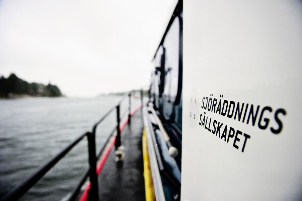 En stor sökinsats inleddes efter männen med båtar från Sjöräddningssällskapet och Kustbevakningen. Även dykare och polis fanns på plats. Arkivbild. Foto: Erik Mårtensson/TT