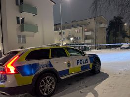 Polisens tekniker på plats efter en explosion i Hammarbyhöjden i Stockholm under natten. Johan Jeppsson / TT