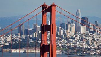 En pastor i Antioch, San Francisco brottade ner en yxbeväpnad man som gjorde inbrott i kyrkan. Foto: Eric Risberg/AP.