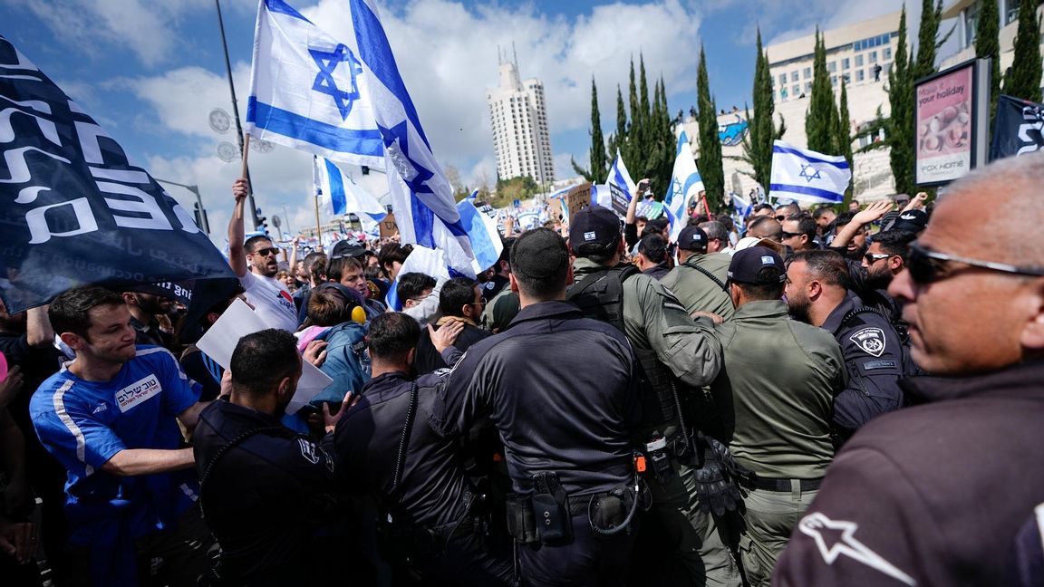 Demonstrationer i Jerusalem i Israel. Foto: Ariel Schalit/AP/TT