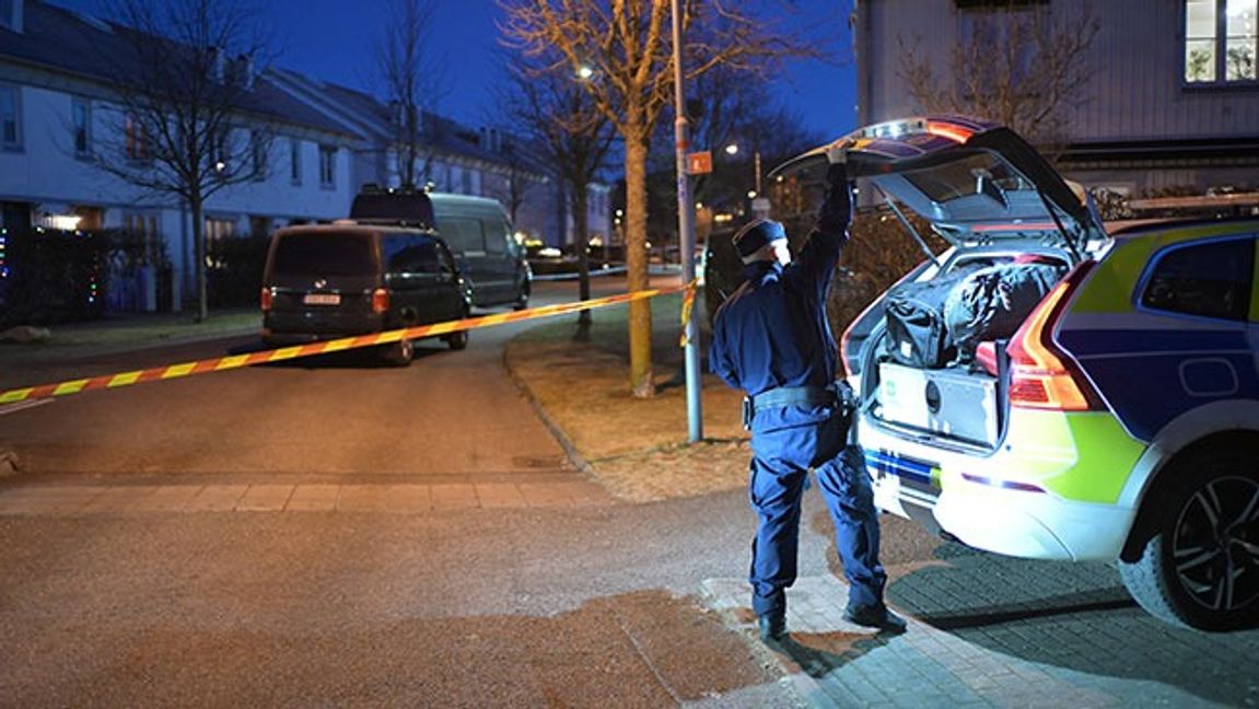Bild från söndagens bilexplosion i Mölndal. Bild: Björn Larsson Rosvall / TT