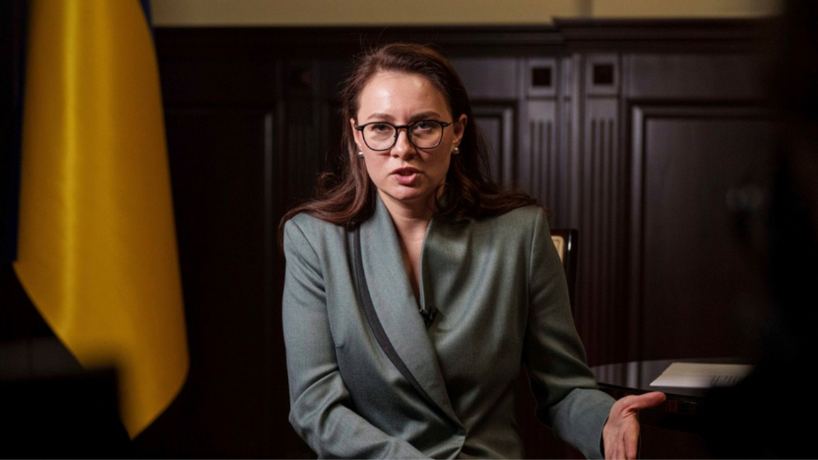 Ukrainas biträdande premiärminister tillika ekonomi- och handelsminister Julia Svyrydenko uppges vara på väg till USA för att skriva under ett mineralavtal. Foto: Evgeniy Maloletka/AP/TT 