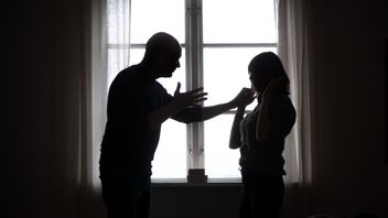 Genrebild. Frihetsberövning av våldsutövare förvärrar situationen för den utsatte oftare än vad det hjälper, anser juridikprofessorn. Foto: Fredrik Sandberg/TT