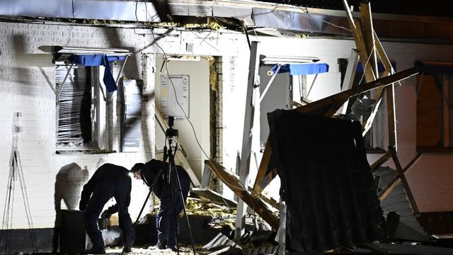 Sprängdåd mot entré till företagslokal i Råå, Helsingborg. Foto: Johan Nilsson/TT