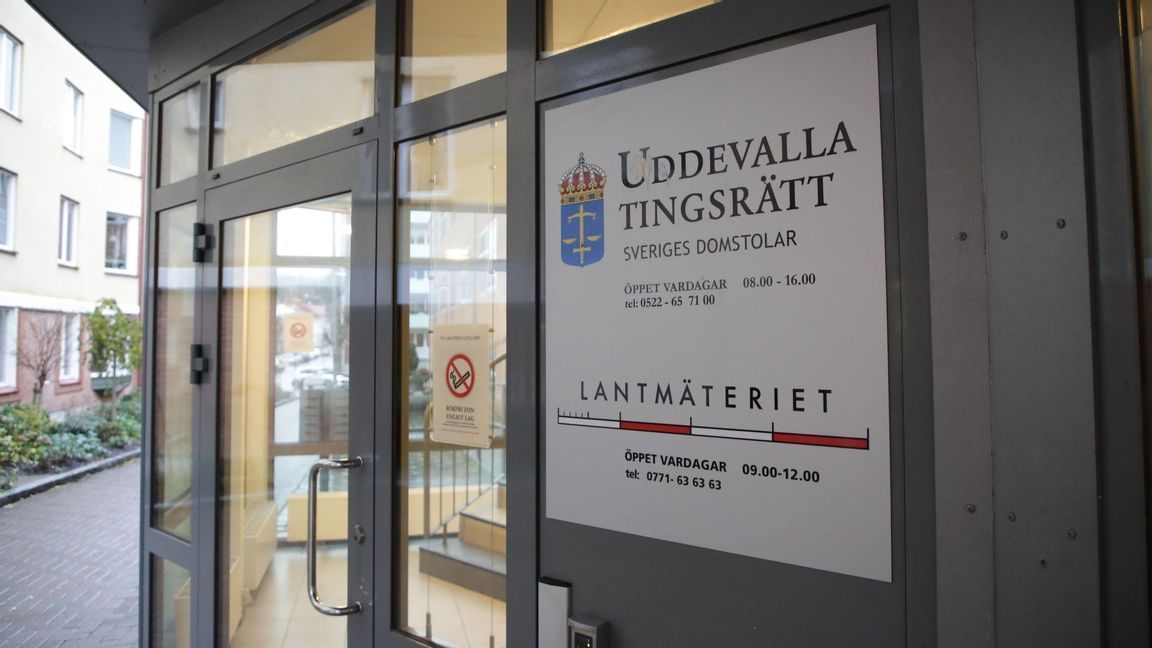 Uddevalla tingsrätt friar två män som försökte stjäla en uttagsautomat. Rätten skriver att för att någon ska kunna dömas för ett brott så måste försöket vara värt att tas på allvar. Arkivbild. Foto: Adam Ihse/TT.