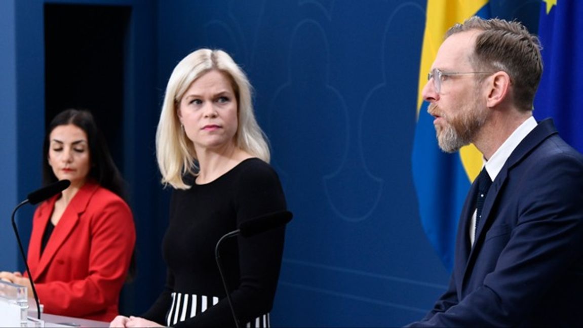 Parisa Liljestrand (M), Paulina Brandberg (L) och Jakob Forssmed (KD). Foto: Lars Schröder/TT