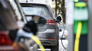 Amerikanska forskare ska ha tagit fram ett batteri som laddar fullt på 10 minuter.
Foto: Gorm Kallestad