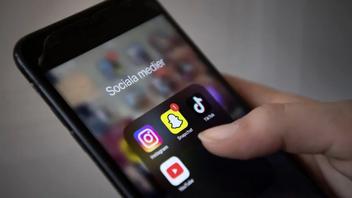 Genrebild. En ny studie från KI visar samband mellan ADHD-liknande symptom och hög användning av sociala medier bland barn och unga. Foto: Jessica Gow/TT