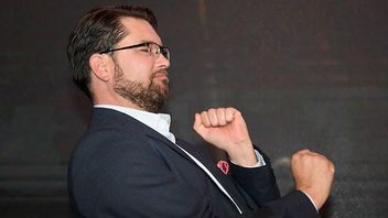 Jimmie Åkesson firar vid valvakan 2022. Foto: Maja Suslin/TT