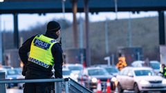 Inresekontroll vid betalstationen på Lernacken vid Öresundsbrons fäste på den svenska sidan om Öresund. Foto: Johan Nilsson/TT.