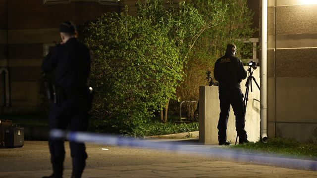 Polis arbetar på brottsplatsen i Hägernäs i Täby, där en explosion skedde natten mot tisdag. Foto: Fredrik Persson/TT