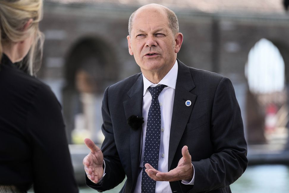 Tysklands finansminister Olaf Scholz under helgens G20-möte i Venedig. Foto: Luca Bruno/AP/TT.