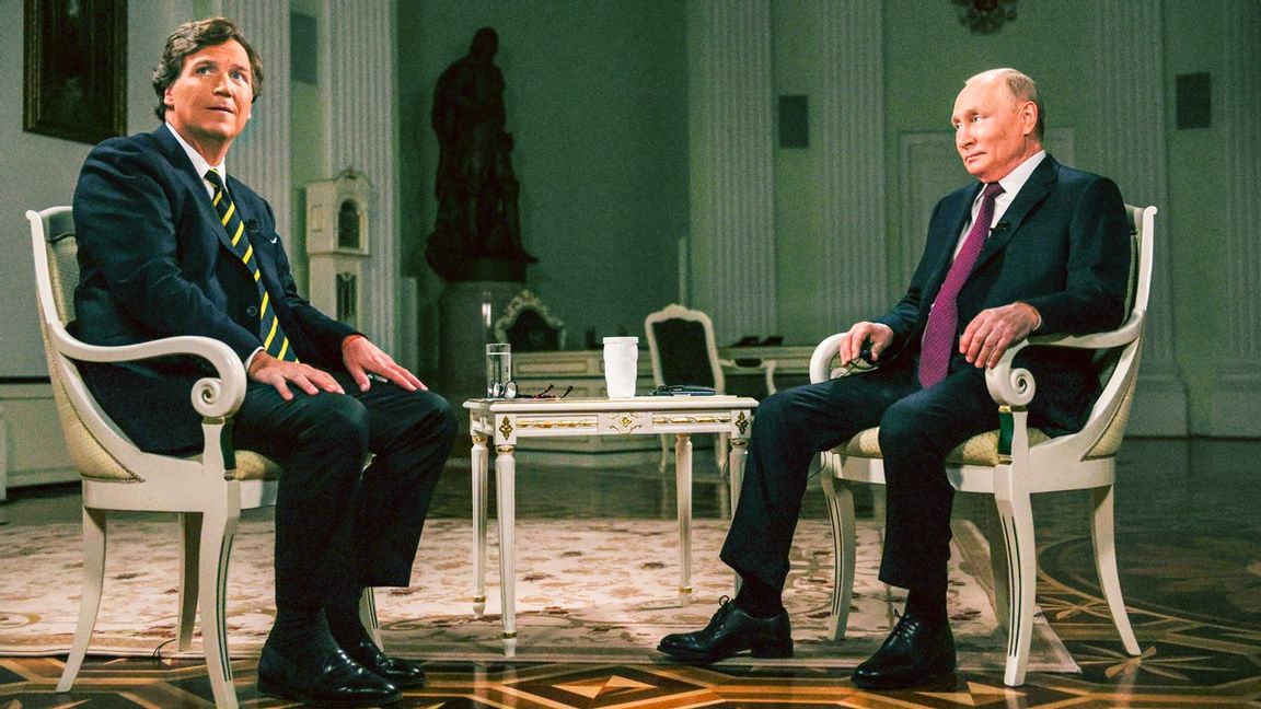 Tucker Carlson intervjuade Vladimir Putin i Moskva. Foto: Gavriil Grigorov/AP