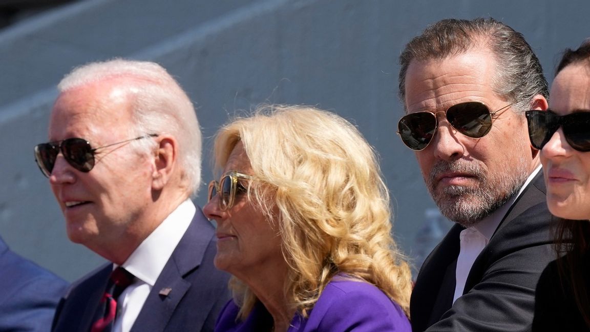 Utredningen av Hunter Bidens affärer riskerar att dra in hans far, president Joe Biden. Foto: AP