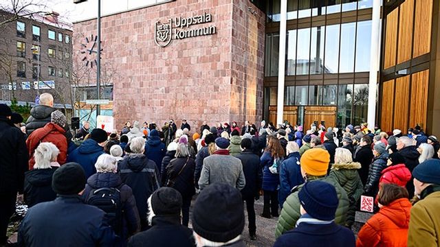  Manifestationen Jag är Elsa vid stadshuset i Uppsala till stöd för 84-åriga Elsa som våldtogs av en hemtjänstpersonal och nekades hjälp av kommunen. Foto: Magnus Lejhall / TT