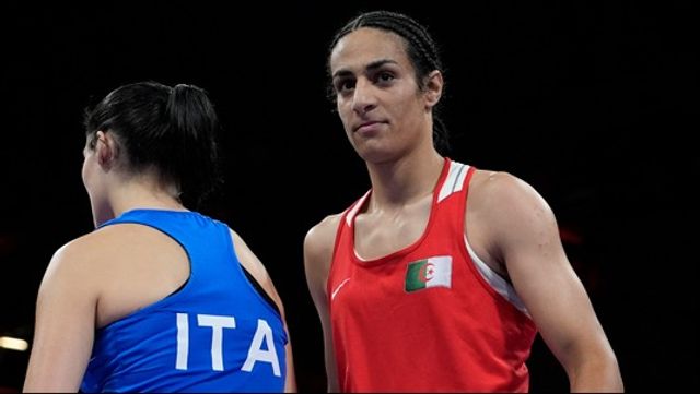 Imane Khelif vann OS-guld efter att ha boxats mot kvinnor. Foto: AP