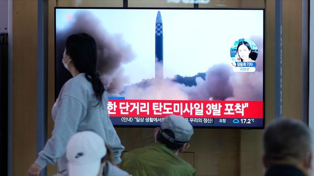 Den sydkoreanska militären bekräftar att ytterligare en robotraket avfyrats av Nordkorea. Foto: Lee Jin-man/AP/TT