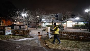 En del brottskategorier är påtagligt oberörda av corona. Bild från efter en skjutning i Biskopsgården, Göteborg. Foto: Björn Larsson Rosvall, TT.
