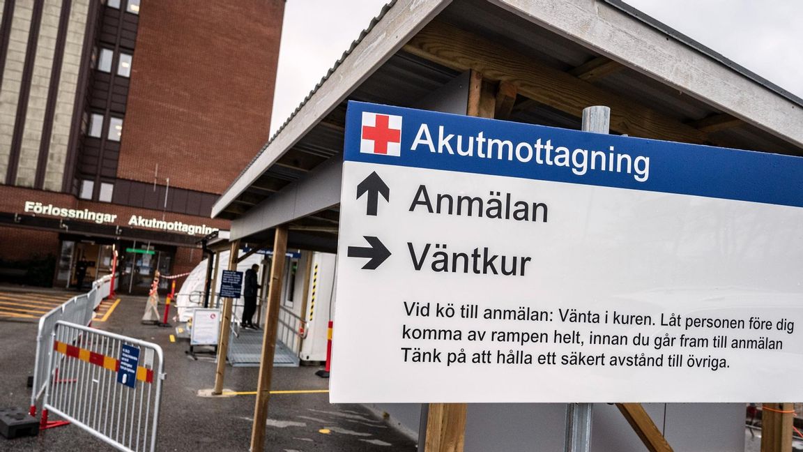 Corona- och väderanpassad ingång till akuten på Blekingesjukhuset i Karlskrona. Foto: Johan Nilsson/TT